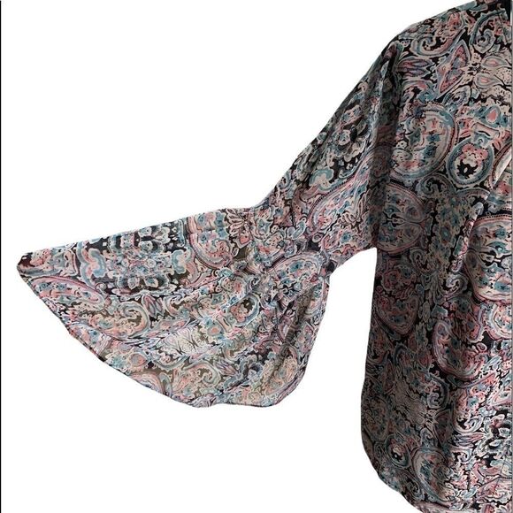 ADORABLE Dress Barn cold shoulder poet sleeve blouse size med… spring ready! - Picture 3 of 12